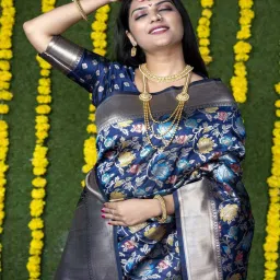 SHUBHKALA Blue Silk Woven Saree With Unstitched Blouse image 3