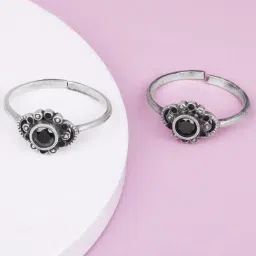 GIVA Love All Around 92.5 Sterling Silver Oxidized Mukut Black Stone Toe-Rings for Women & Girls-image-28