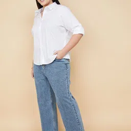 max Women Regular Fit Mid-Rise Low Distress Jeans image 4