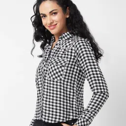 Spykar Black & White Viscose Checks Shirt image 3