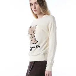 Only Off White Regular Fit Printed Sweatshirt image 3