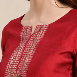 Varanga Women Maroon Yoke Design Kurta image 5