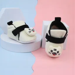 Neska Moda Kids Soft Pre-Walker Animal Face Velcro Fastening Booties image 3