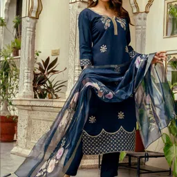 little heaven Women Ethnic Motifs Embroidered Regular Thread Work Chanderi Silk Kurta with Trousers & With image 3