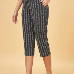 Dreamz by Pantaloons Black Cotton Printed Capris image 3