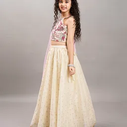 Bitiya By Bhama Silk Woven Sleeveless Floral Embroidered Lehenga Choli With Dupatta - Off White image 4