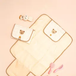 KICKS & CRAWL Baby Bear Foldable Changing Mat- White-picture-45