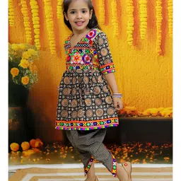 BownBee Cotton Navratri Theme Half Sleeves Abstract Printed & Mirror Embroidered Top With Dhoti - Black image 4