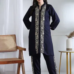 House of Pataudi Floral Embroidered Tunic With Trousers Co-Ords-image-76