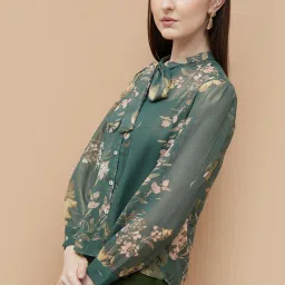 Code By Lifestyle Green Regular Fit Floral Print Top With Inner image 3