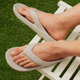 U.S. Polo Assn. Men Rubber Thong Flip-Flops image 1