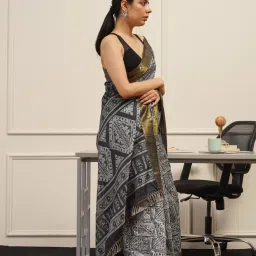 Tikhi Imli Grey Printed Ready To Wear Saree with Unstitched Blouse image 3