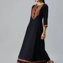SHOWOFFFF Navy Cotton Embroidered Calf Length Straight Kurta image 3