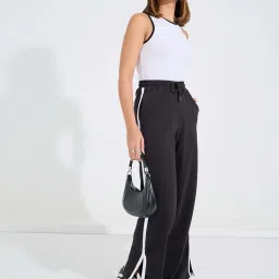 Styli Black Cotton Blend Relaxed Fit High Rise Trackpants image 3