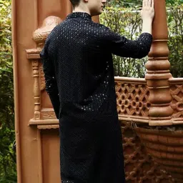 CHARLOTTE GRACIOUS Men Ethnic Motifs Embroidered Chikankari Asymmetric Kurta image 3