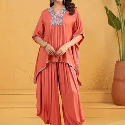 MISRI Embroidered V-Neck Tunic & Trousers-picture-10
