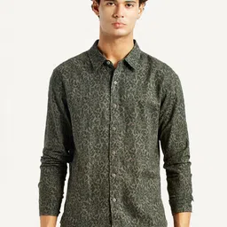 Levis Men Classic Slim Fit Floral Printed Spread Collar Casual Shirt-image-16