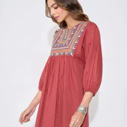 Rangmanch By Pantaloons Aurora Red Regular Fit Embroidered Tunic image 3