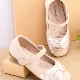Cute Walk by Babyhug Bellies with Velcro Closure with Applique - Beige-picture-28