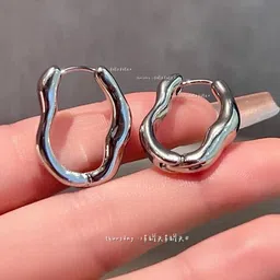 AKISON JEWELS Oval shape silver Hoop Earrings image 4