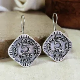 Sarichka Geometric Drop Earrings image 4