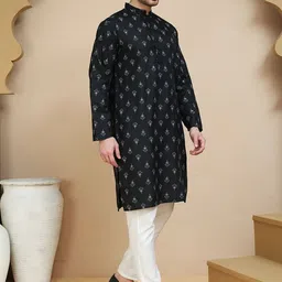 anouk mirage Anouk Rustic Floral Printed Mandarin Collar Straight Kurta With Pyjamas image 3