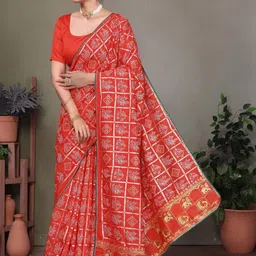 DIVASTRI Bandhani Embroidered Saree image 4