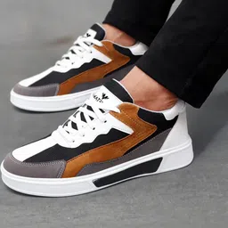 VATELIO Men Colourblocked Sneakers image 4