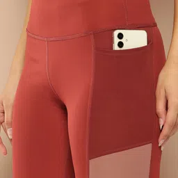 Alcis Women Typography Print Mid-Rise Pannelled Tights with Side Pocket image 5