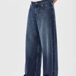 Snitch Men Light Fade Mid-Rise Cotton Baggy Jeans image 3