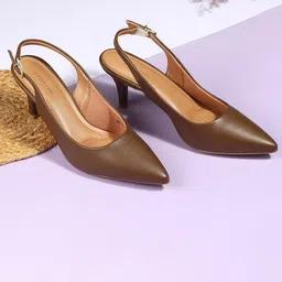 Mochi Women Textured Kitten Heels Pumps with Buckles-image-61