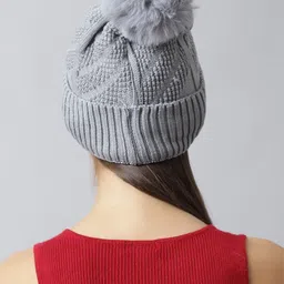 loom legacy Beanie image 2