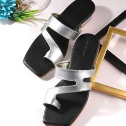 Clog London Women's Silver Toe Ring Sandals-picture-23