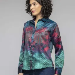 SHAYE Green Satin Regular fit Geometric casual shirts image 4