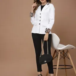 KASSUALLY White Relaxed Fit Blazer image 4