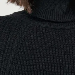 Styli Black Plain Sweater image 4