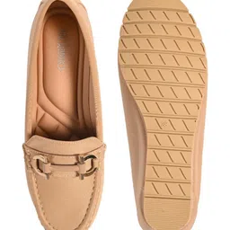 San Marino by Shoe Bank Wedge Pumps with Buckles image 4