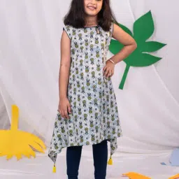 VASTRAMAY Girls Blue Cotton Printed Clothing Sets-image-17
