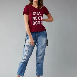 DOLCE CRUDO Maroon Graphic Print T-shirt image 4