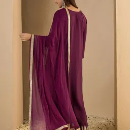 VredeVogel Women Ethnic Motifs Embroidered Kurta with Trousers & Dupatta image 2