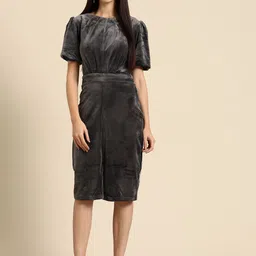 WoowZerz Puff Sleeve Velvet Bodycon Midi Dress-image-3