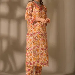 Modestouze Attires Printed V-Neck Top & Trousers Co-Ords image 5