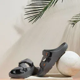 hrx by hrithik roshan Men Slides image 1