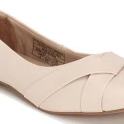 Van Heusen Women's Cream Flat Ballets image 4