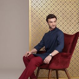 House of Pataudi Men Jashn Regular Kurta With Trousers-picture-2