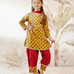Vastramay Cotton Woven Three Fourth Sleeves Floral Printed Lace Embellished Kurta Patiala With Dupatta Set - Mustard-picture-17