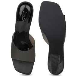 Inc.5 Women's Black Casual Sandals image 4
