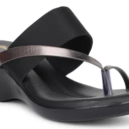 Bata Women's Black Toe Ring Sandals image 4