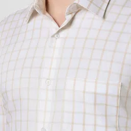 Van Heusen White Cotton Regular Fit Checks Shirt image 4