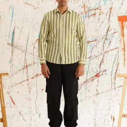 Indian Needle Green Regular Fit Printed Shirt image 4